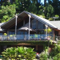 Thumb 01 cedar lodge exterior